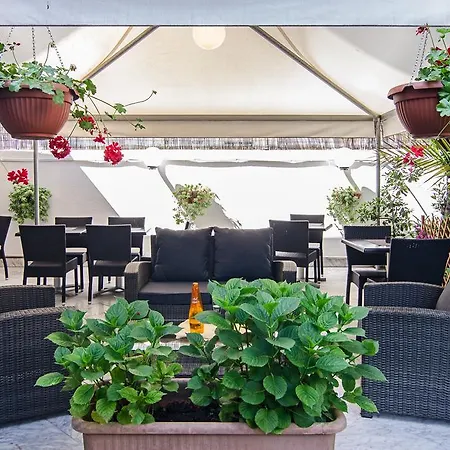 Hotel Scandinavia-3