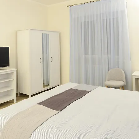 Fronte Del Porto Guesthouse-3