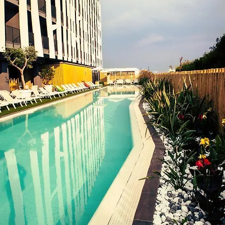 Blank Hotel-2