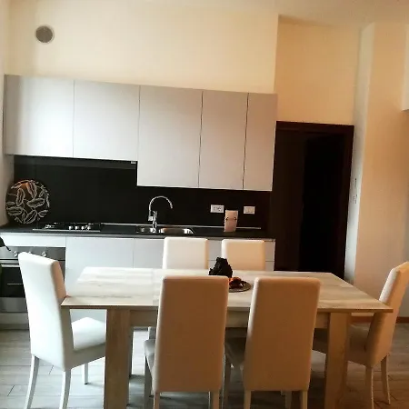 Dante Rooms And Apartment-2