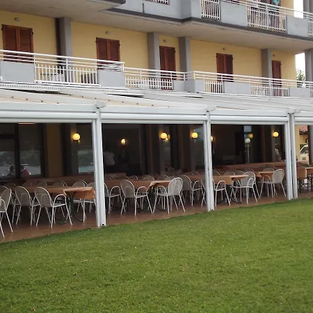 Hotel La Romantica-3