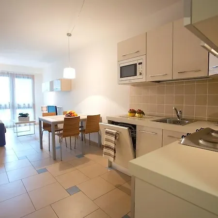 Lacroma Aparthotel-3