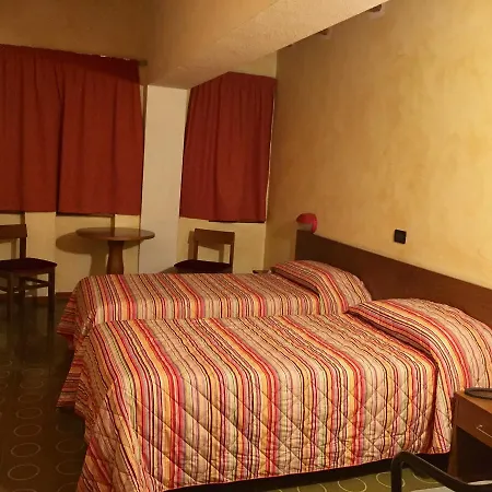 Hotel Sarre-2