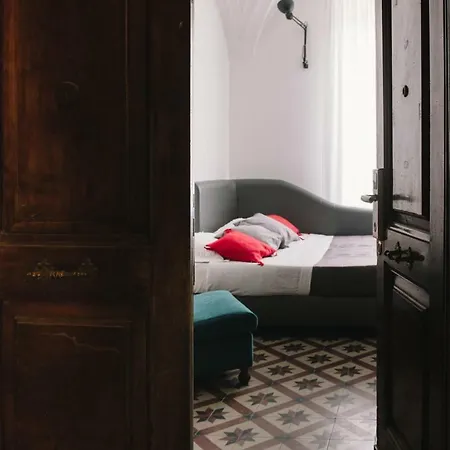 Agatha Cosy-3