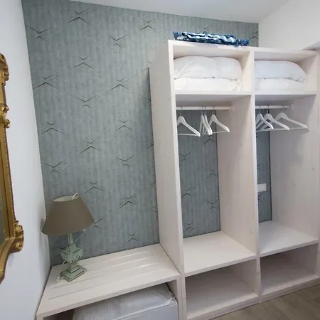 Laura E Christian - Rooms-2