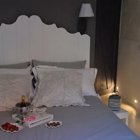 Mare Rooms Bari Old Town Center-2