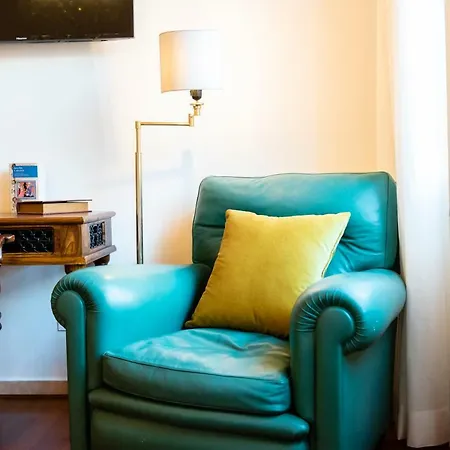 Biblio Rooms Guesthouse-3