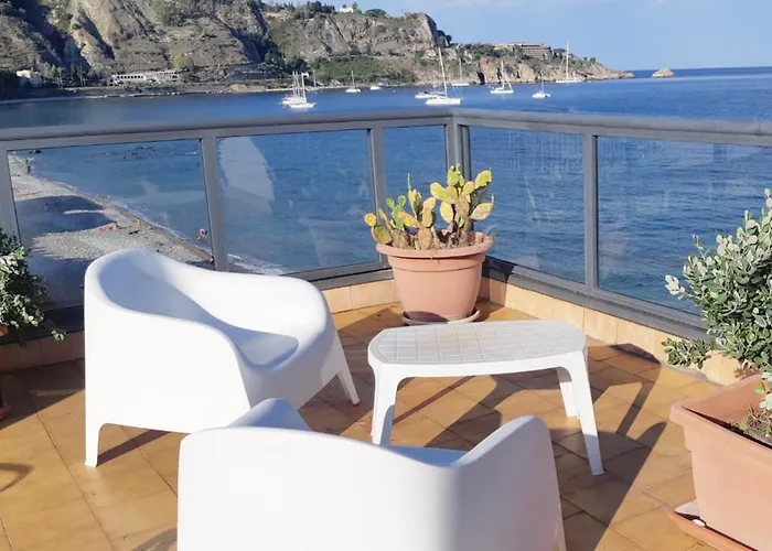 Il Cantone Del Faro Giardini-Naxos