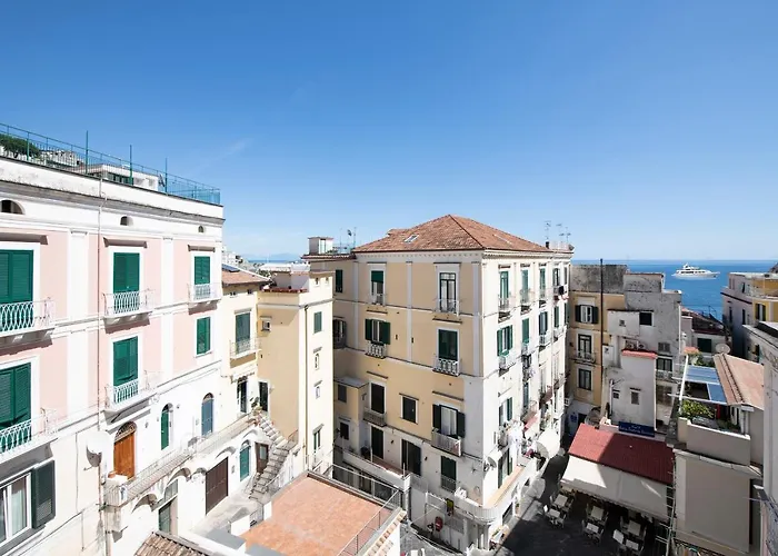 Amalfi Old Square Room & Apartments , 73 Steps From The Street