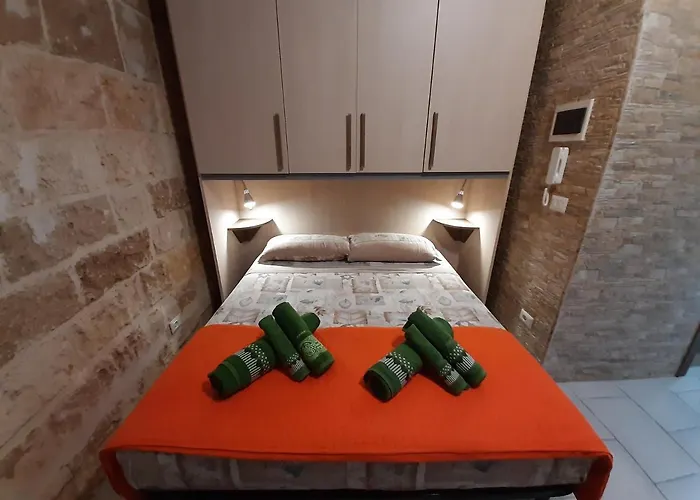 I Marchesi Del Grillo - Vicinanze Stazione, Campus, Policlinico Bed and Breakfast Bari