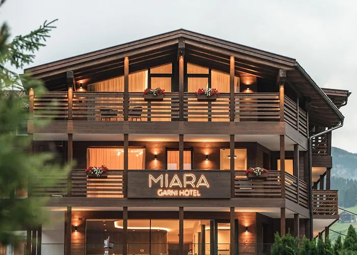 Garni Hotel Miara - Your Dolomites Home Sëlva