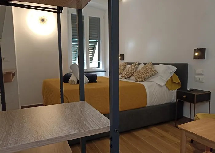 Al Porto 61 - Rooms For Rent Camogli