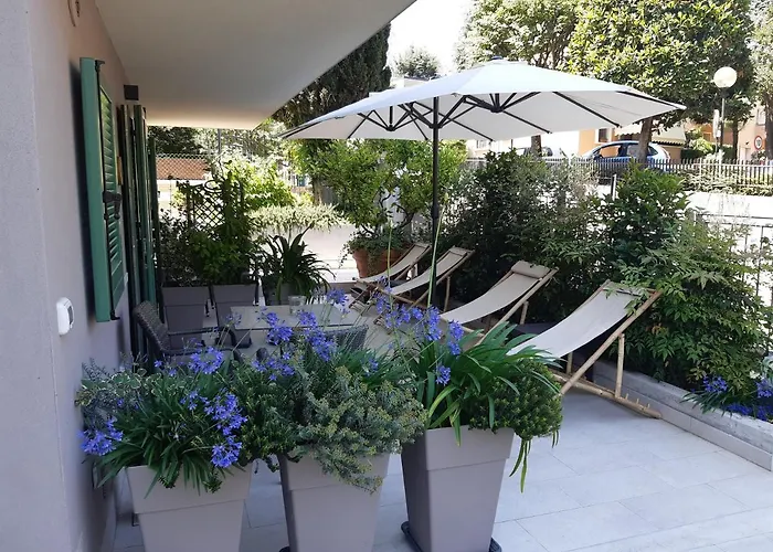 Hotel Il Nido Degli Usignoli With Bikes Storage à Peschiera del Garda