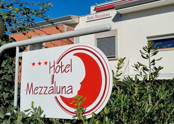 Hotel Mezzaluna