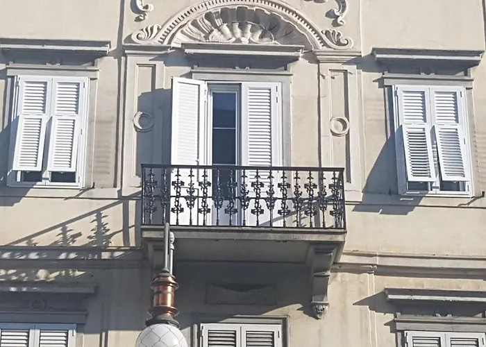 Trieste Center Rooms&Apartments - Fiori di Triëst