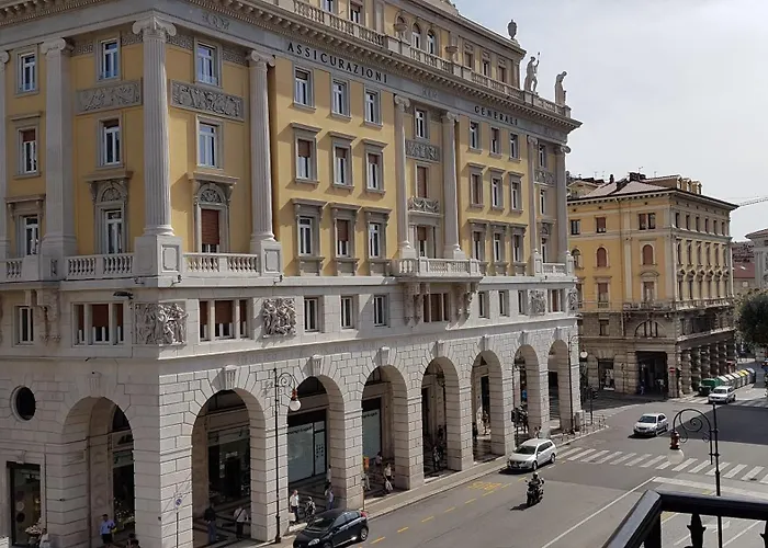 Trieste Center Rooms&Apartments - Fiori di Triëst