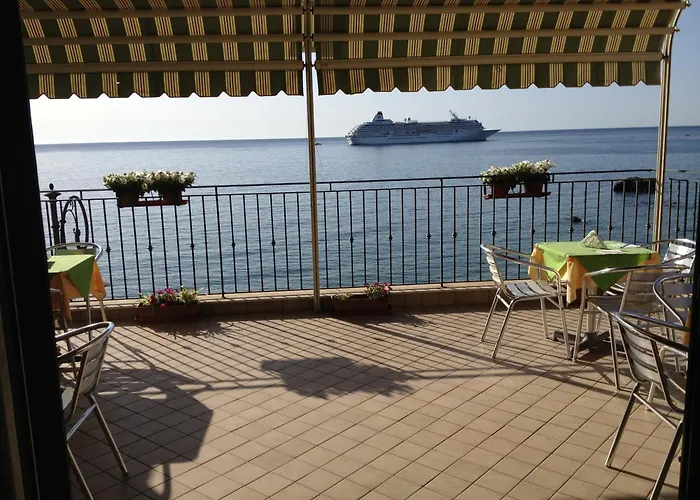 B&B Miramare Giardini-Naxos