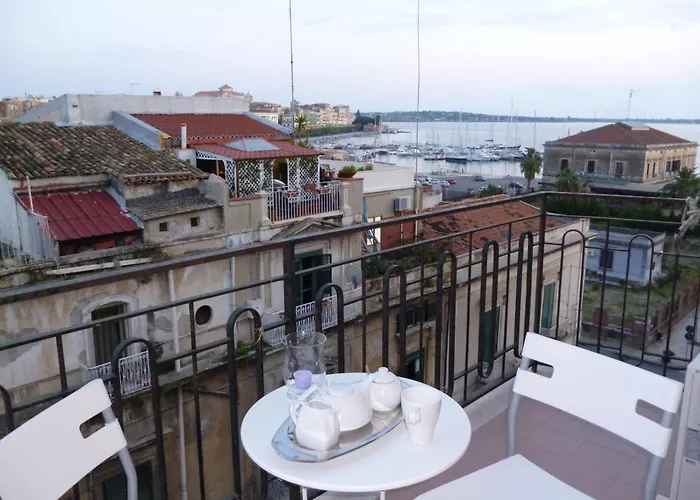 B&B Le Grand Bleu Siracusa - One Hundred Steps From Ortigia -Sea View - Syracuse