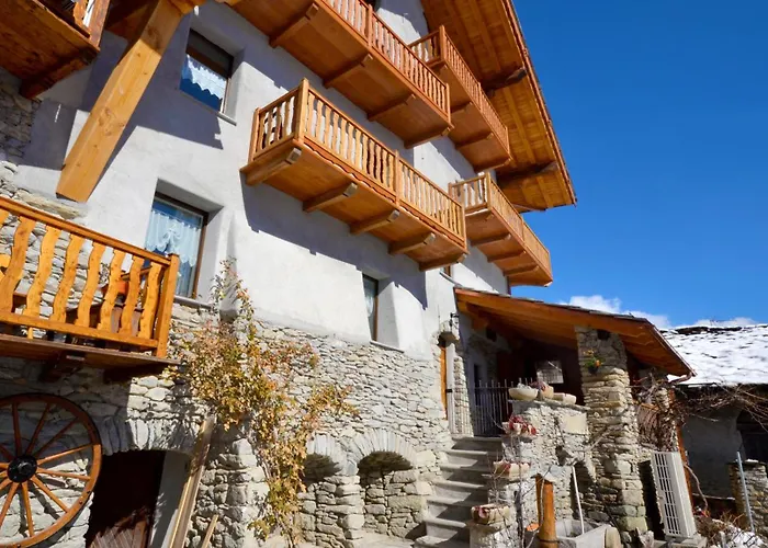 Maison Du-Noyer Chambres Et Tables D'Hotes Aosta