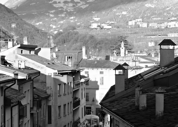 Hotel Bed & Rooms , Corte Rossa -1 Min Walk To Bernina Express