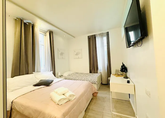 Modern Room With Private Bathroom Trente