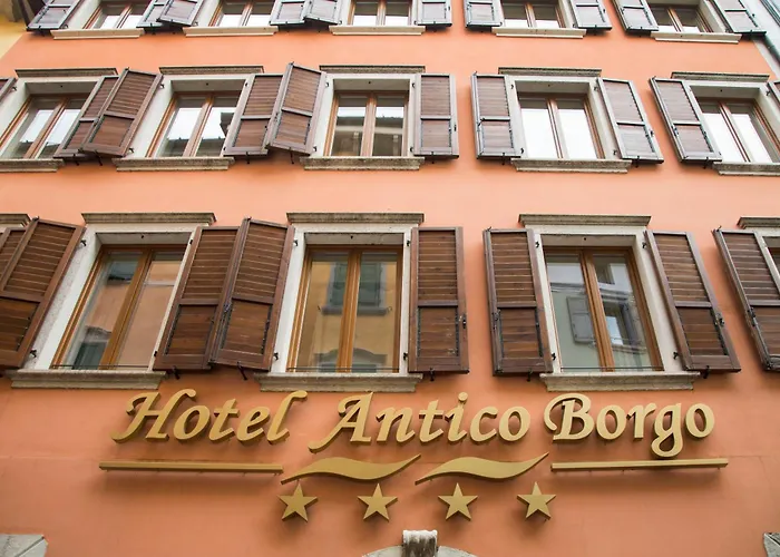 Hotel Antico Borgo Riva del Garda