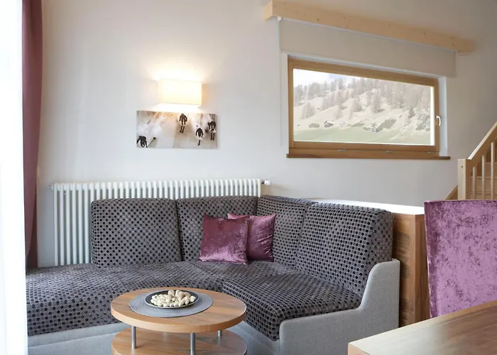 Hotel Stoeres - Active wellbeing St. Kassian