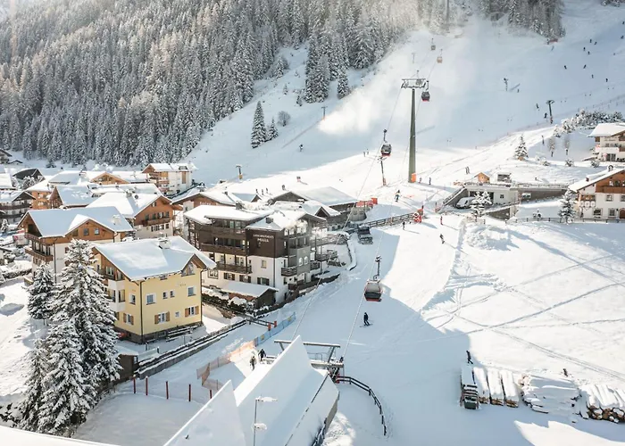 Garni Hotel Miara - Your Dolomites Home Sëlva