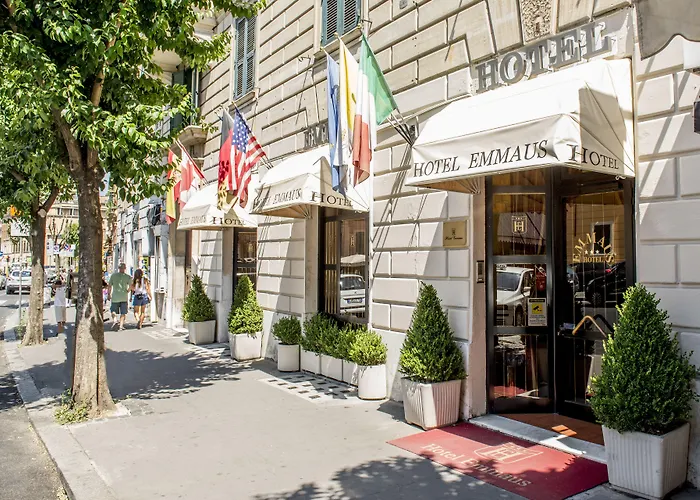 Hotel Emmaus Rome