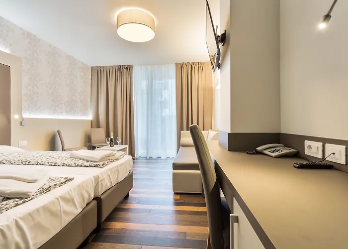 Hotel Gardesana Riva del Garda