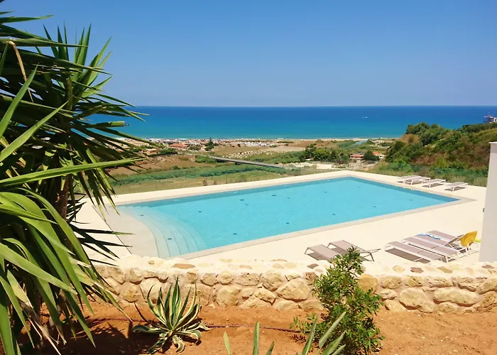 La Blanca Resort & Spa