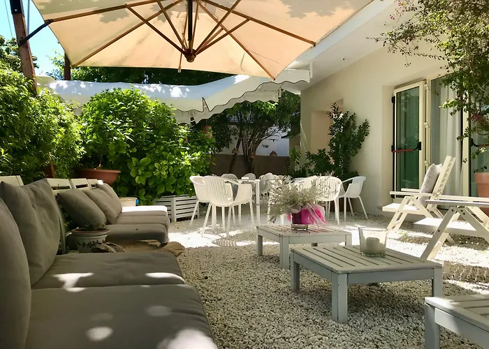 Petit Hotel