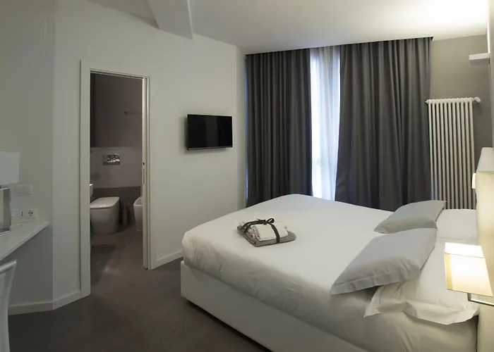 Midnight In Genova Hotel