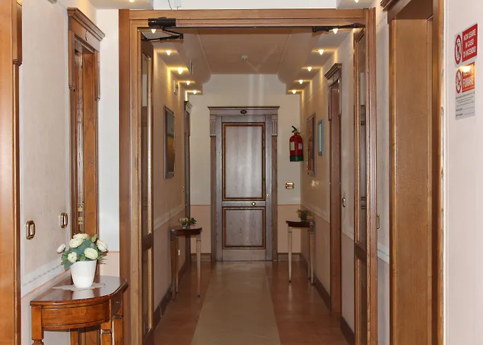 Lola Piccolo Hotel E Appartamenti