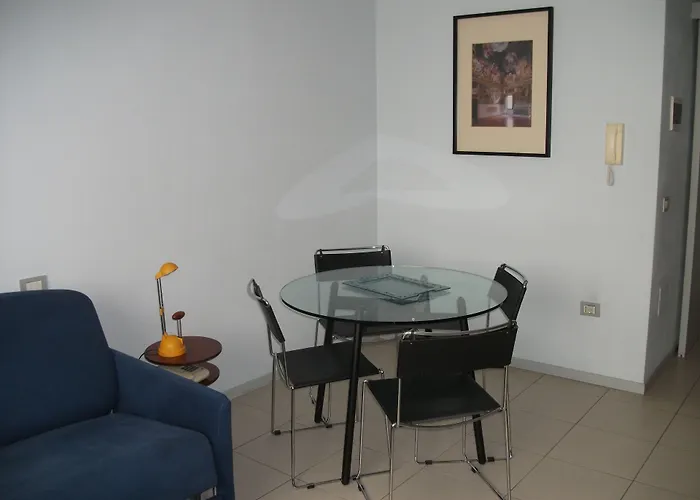 Vista Hotel & Residence