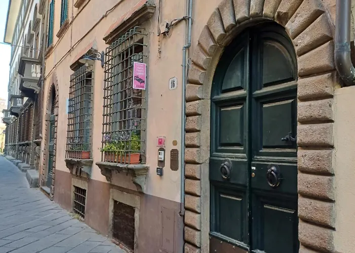 La Colonna Historic Centre