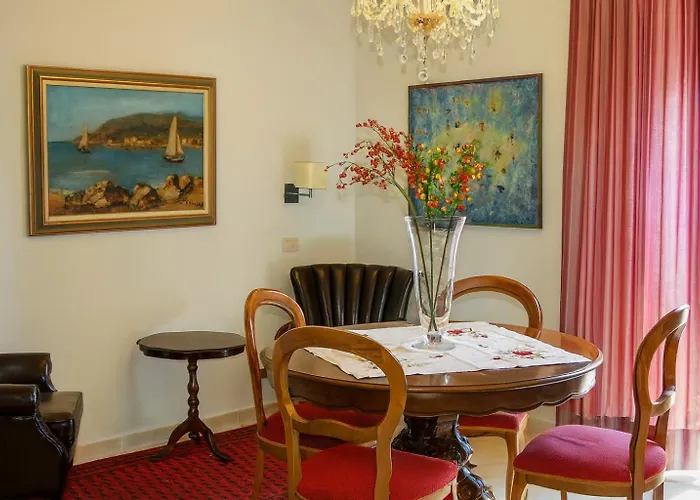 Arts Club Suite & Spa