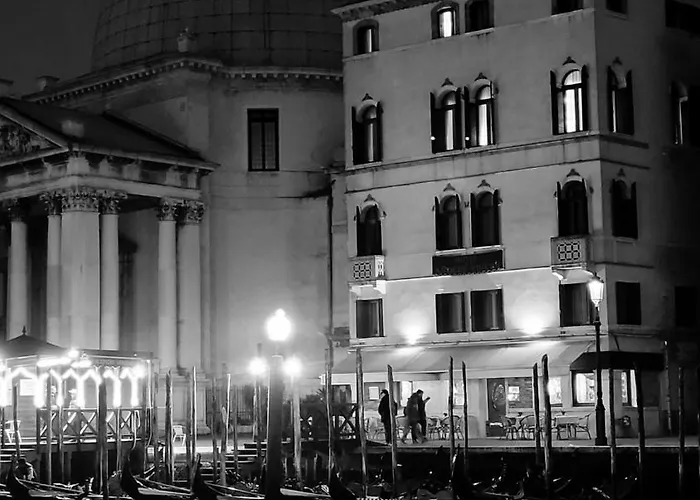 Hotel Antiche Figure Venice