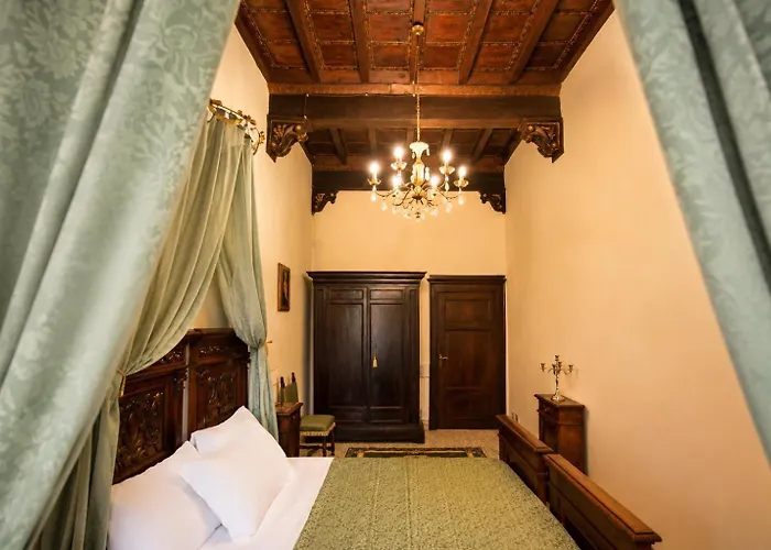 All'Ombra Della Torre Only Rooms Siena