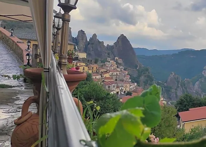 Monserrat Castelmezzano