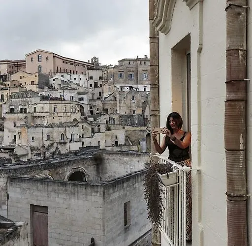 Alla dimora di Chiara Suite&Rooms