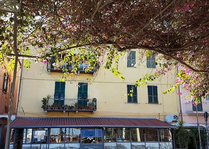 Perla Nera Guesthouse Imperia