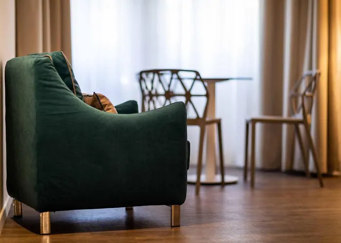 Stay Cooper L Guesthouse Zum Loewen Meran