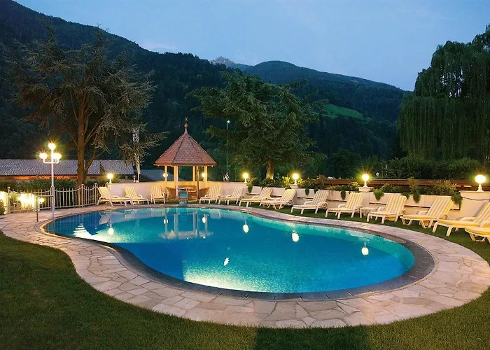 Hotel Hirzer ***S