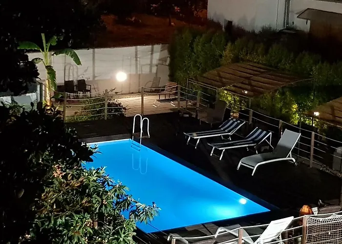 Il Giardino Di Flora Con Piscina & Jacuzzi